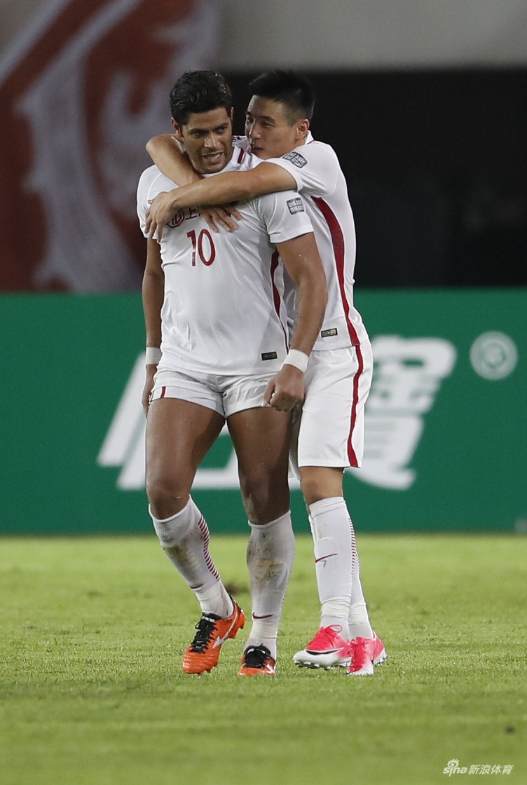 2017亚冠恒大vs上港图片