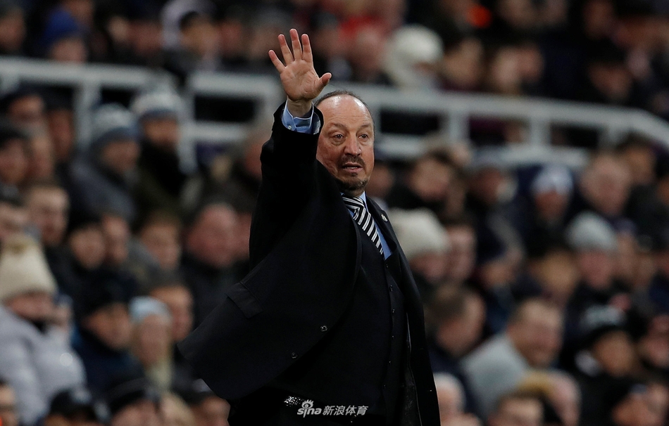 贝尼特斯场边指挥