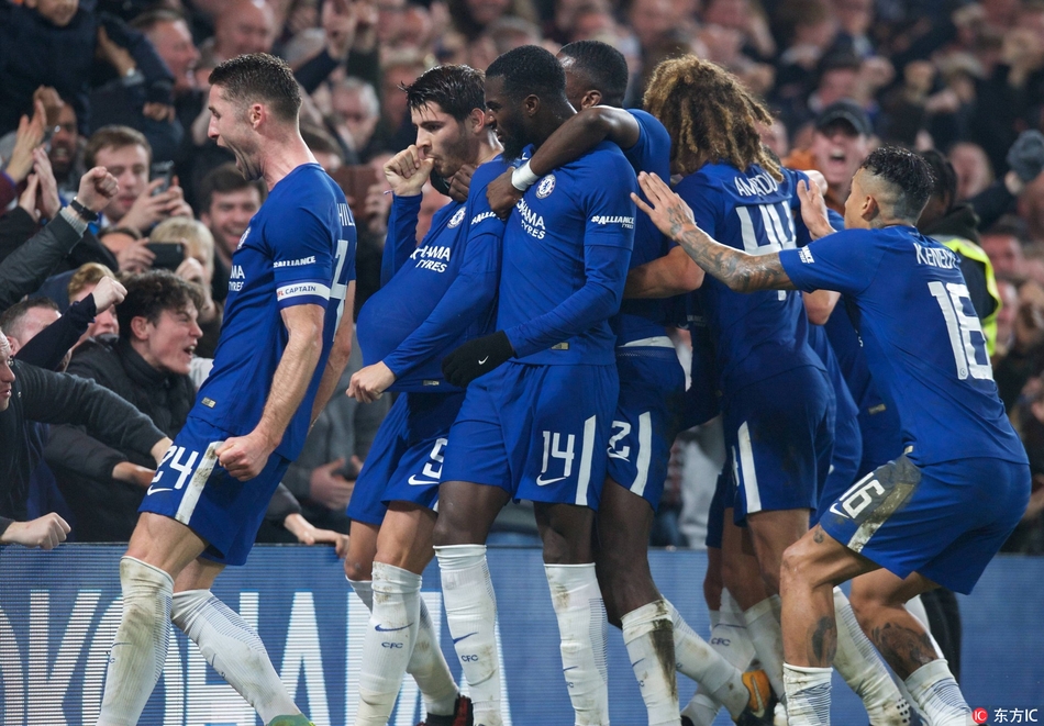 切尔西众将庆祝