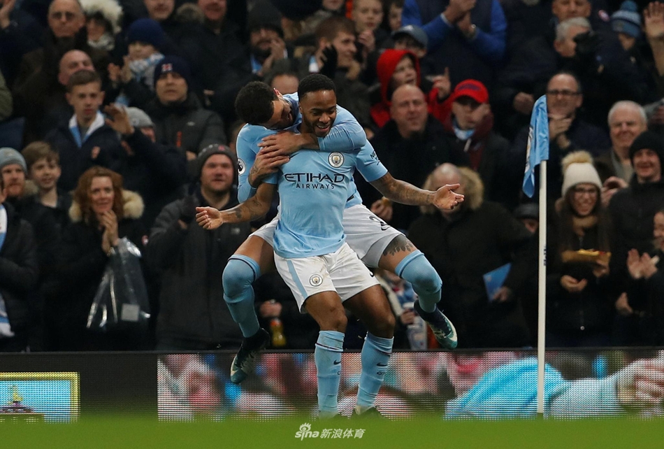 斯特林破门庆祝