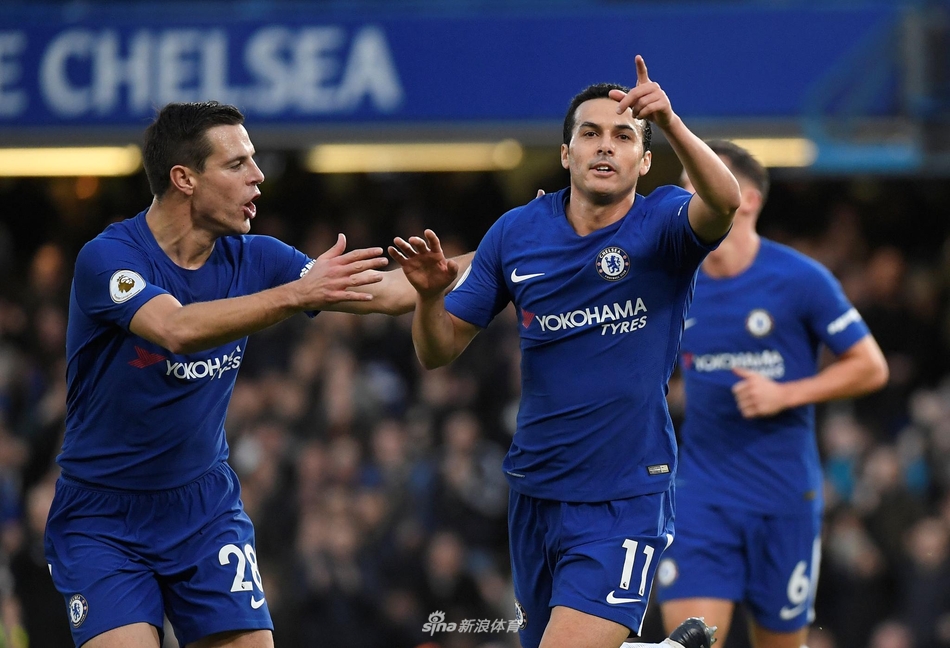 佩德罗庆祝进球