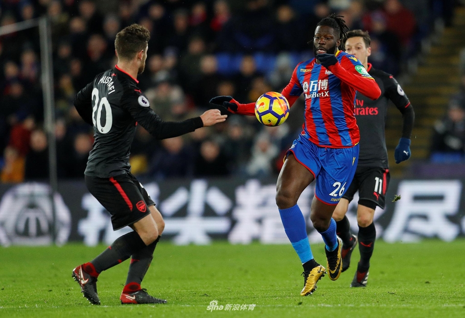 巴卡里-萨科前场逼抢