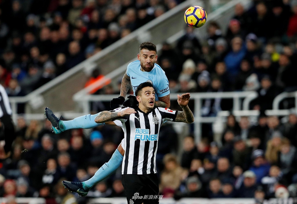 奥塔门迪头球争顶