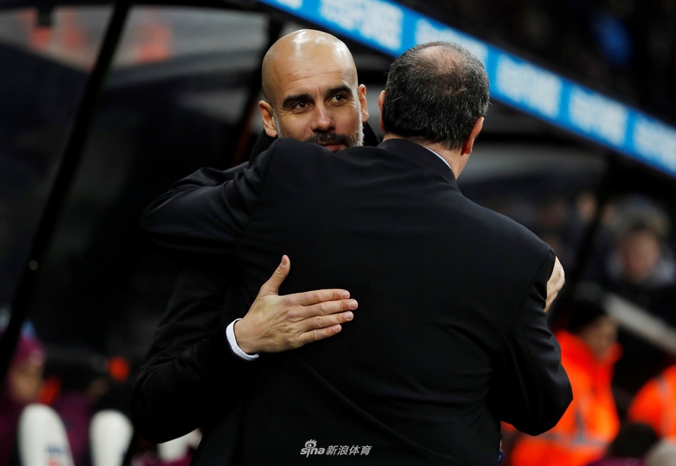 瓜帅贝帅赛前寒暄