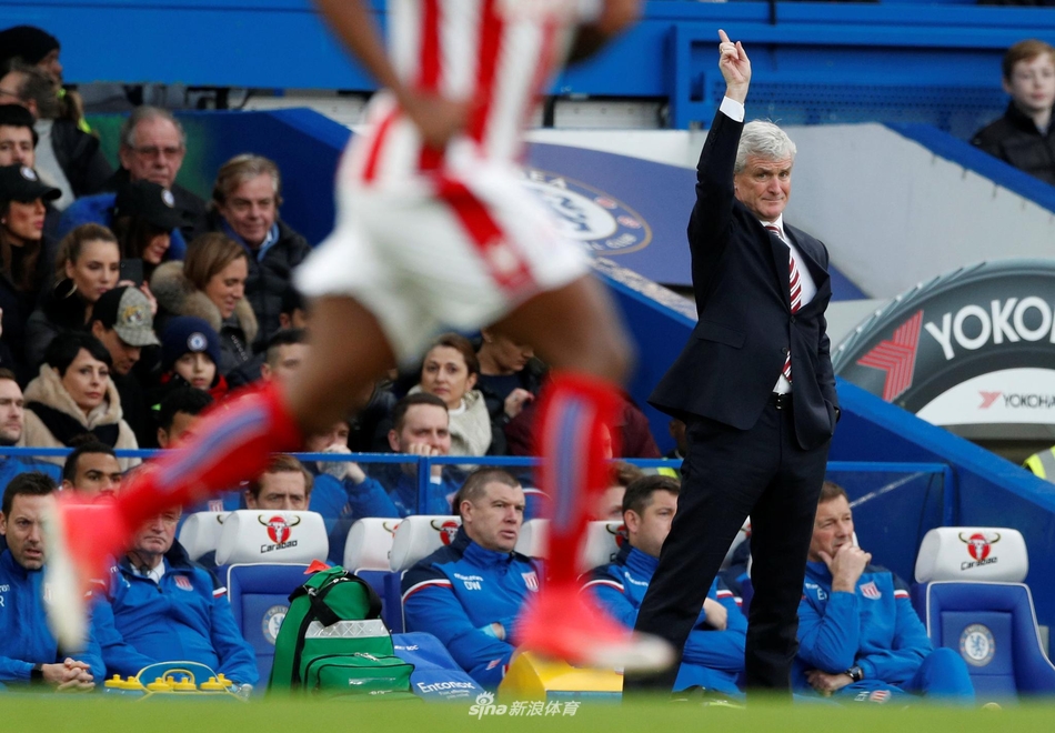 马克休斯指挥比赛