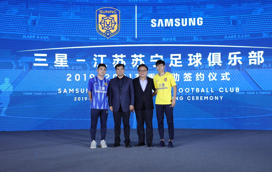 库里：我推荐别人学克莱的投篮 我的投篮不标准但能让我快速出手