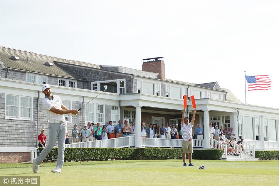 科普卡在决赛轮中屏息凝神，准备关键一击，展现出顶级球员的专注与气场。