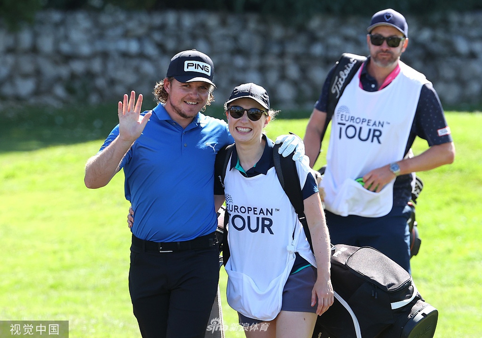 南非新星希格在决赛轮中优雅流畅的全挥杆动作,力量与控制在这一刻完美结合