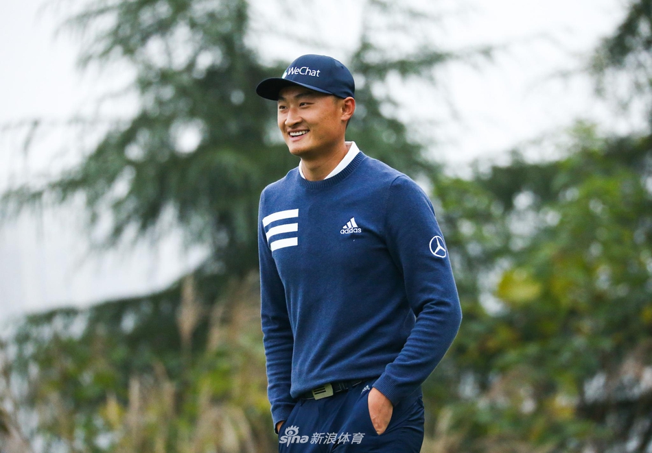 夕阳下的庆隆南山球会全景,静谧的赛场即将迎来周末决赛的激烈角逐