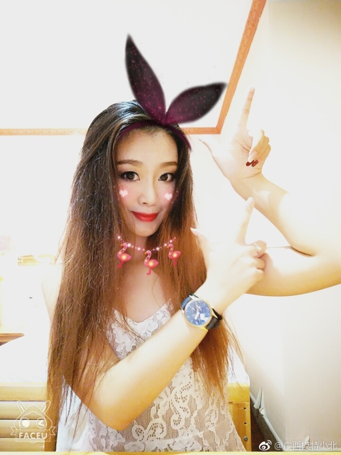 5月6日,雅迪杯足金精英赛比赛展开决赛的争夺,网络红人@广西模特小北