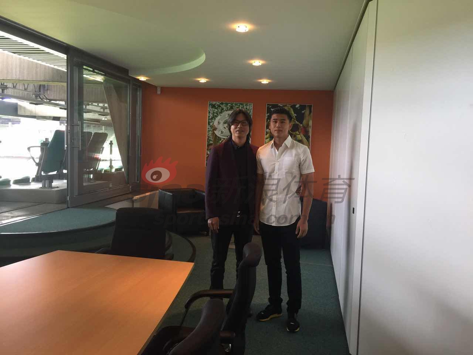 7月3日，英超西布朗俱乐部官方宣布了中国球员张玉宁以永久转会的方式加盟该俱乐部的消息，而在英超联赛的劳工证制度之下，张玉宁将被租借至德甲云达不莱梅俱乐部两年。