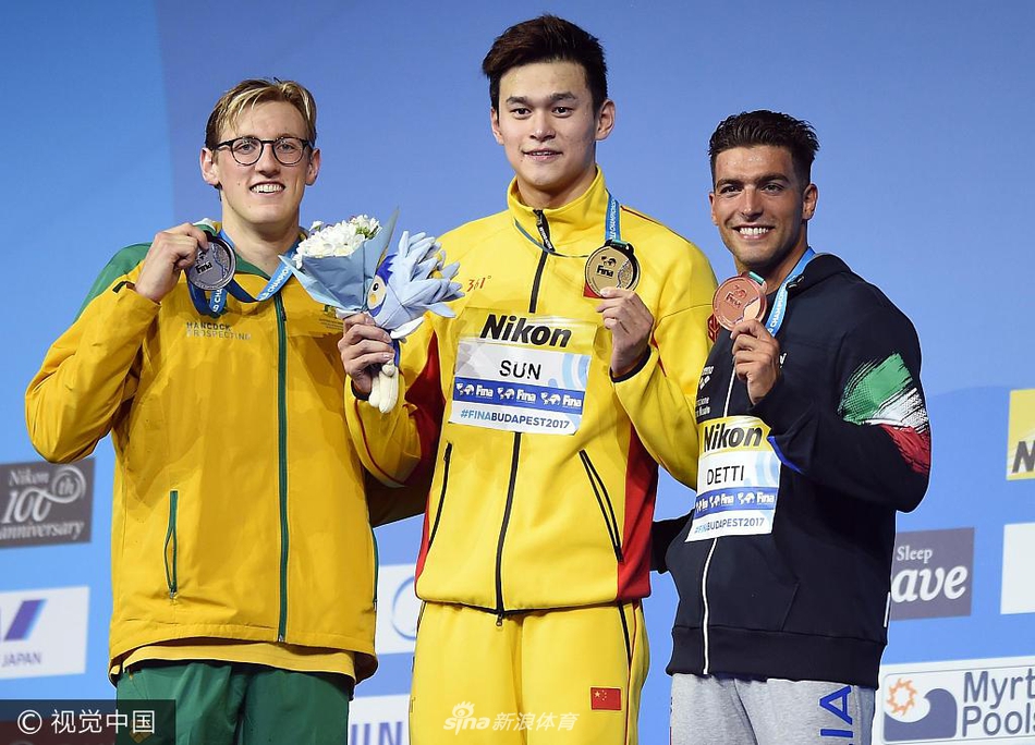 尼康最实用的三个镜头 尼康600定焦镜头二代三代区别