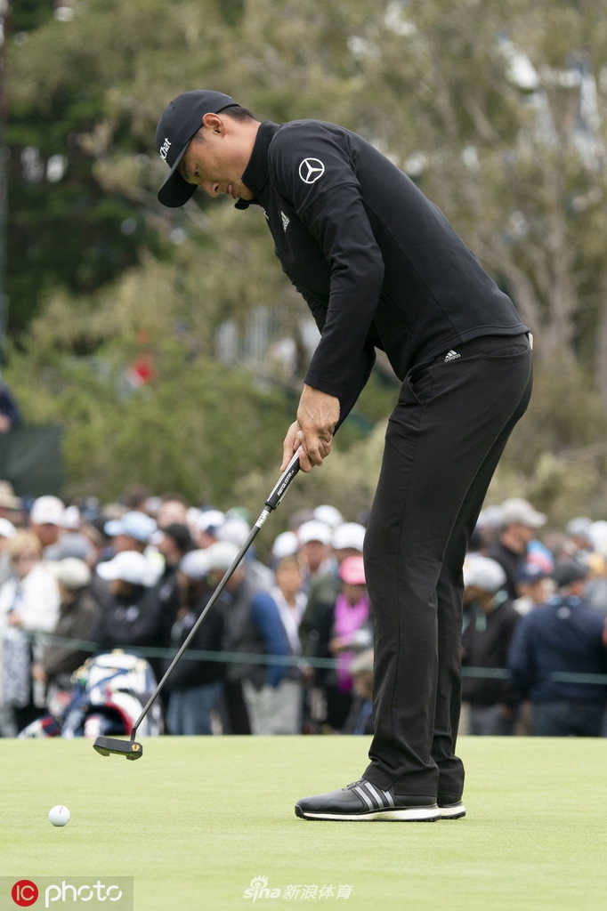 李昊桐在棘手长草中审慎观察，寻找最佳脱困方案