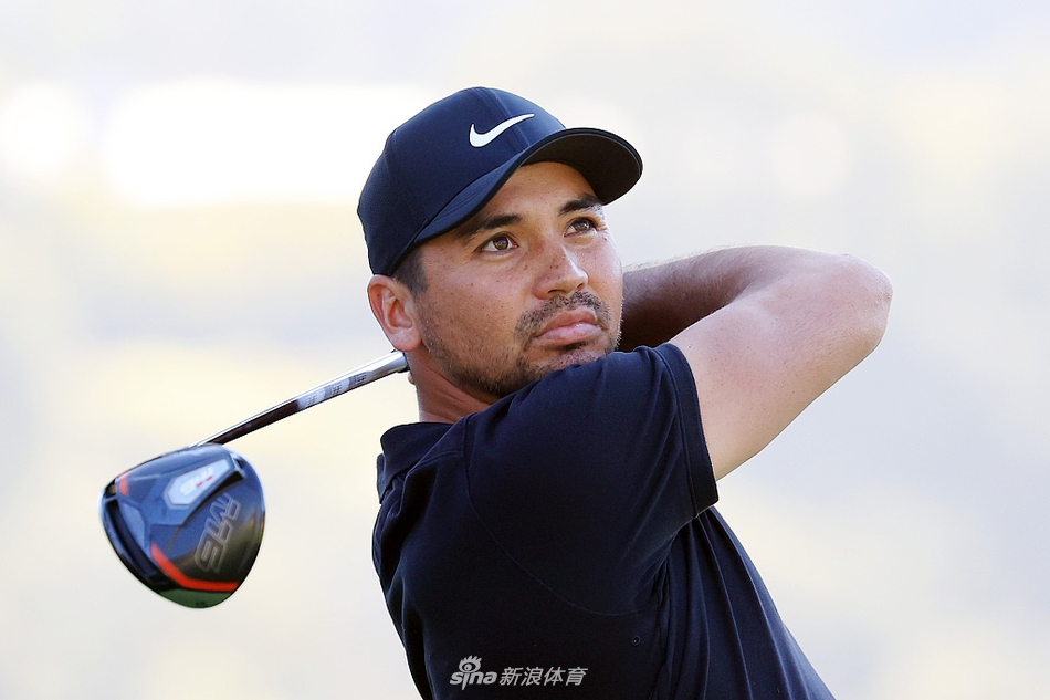 里维埃拉乡村俱乐部经典的会所与第18洞全景,传统与现代在此交融