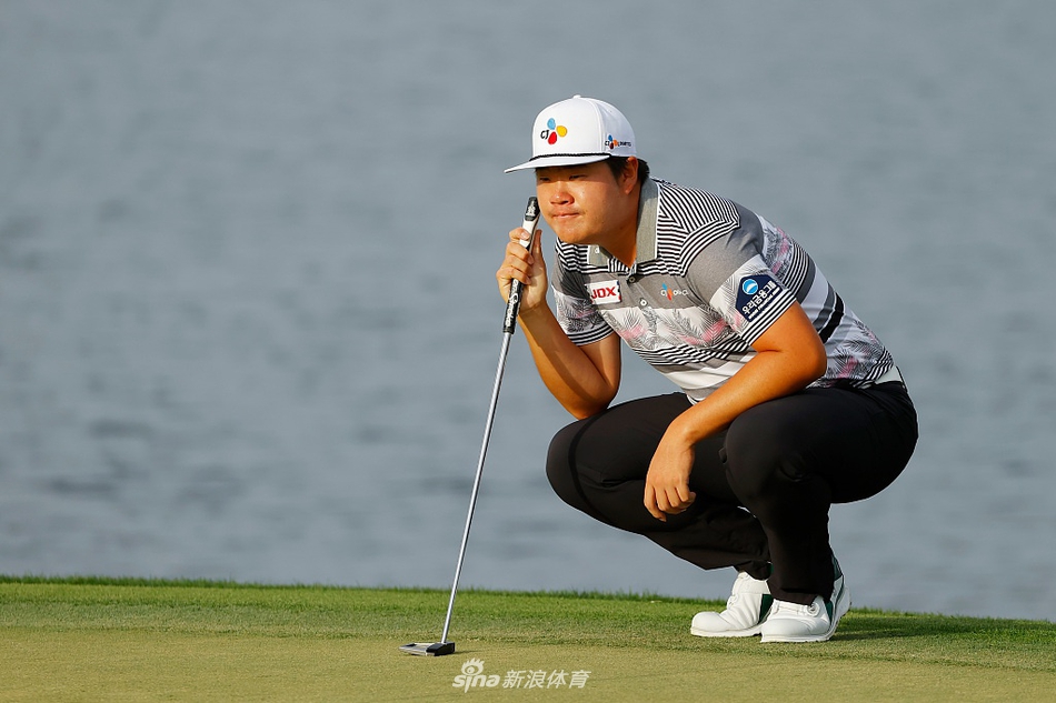 任成宰稳健开球,这位本田精英赛冠军是并列第四集团中的重要一员。