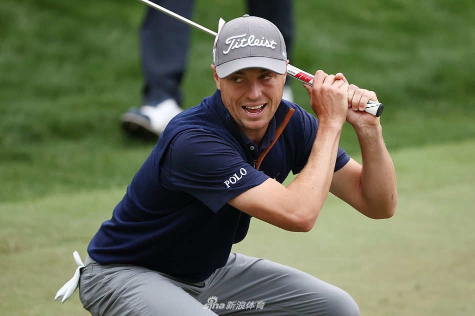 华金·涅曼在树林中巧妙救球，展现非凡的创造力与胆识