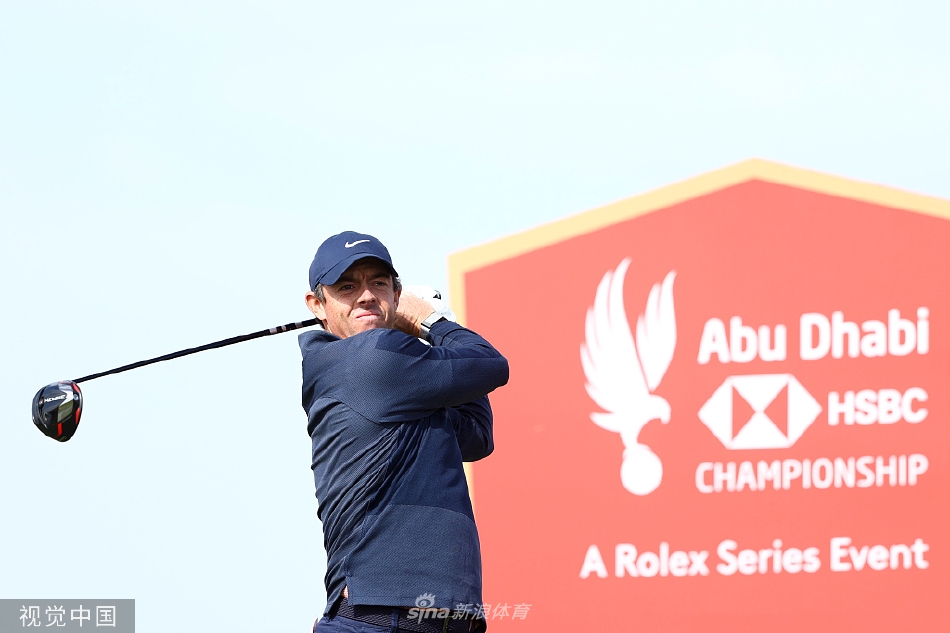 汤米·弗利特伍德在沙坑中救球,他整个星期表现稳定,但最终在延长赛惜败,面露遗憾。