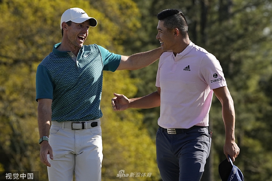 麦克罗伊完成沙坑切击后,小球径直滚向洞杯,观众席已爆发出欢呼的前奏