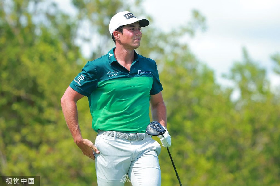 维克多·霍夫兰在墨西哥阳光下奋力进攻，遗憾未能实现赛事三连冠