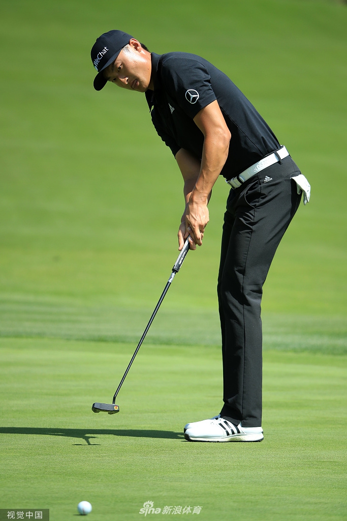 李昊桐短切杆技术打磨，在果岭环边缘寻求最精准的触球