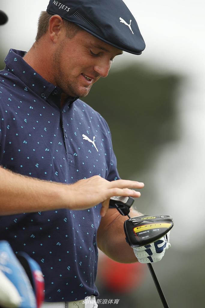 赛后德尚博审视断杆，神情已恢复平静，仿佛已在谋划下一轮没有一号木的作战方案