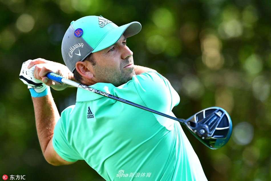 加西亚的第六杆或第八杆再次下水,他身体后仰,双手无奈地摊开,脸上写满了难以置信的表情。