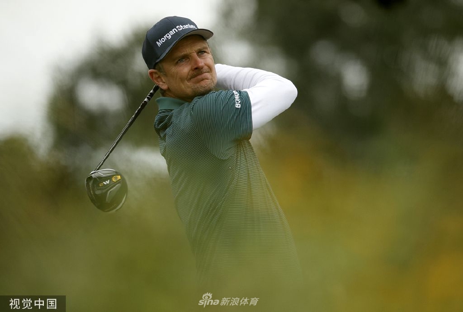 贾斯汀·罗斯在RSM精英赛决赛轮中优雅挥杆,姿态从容