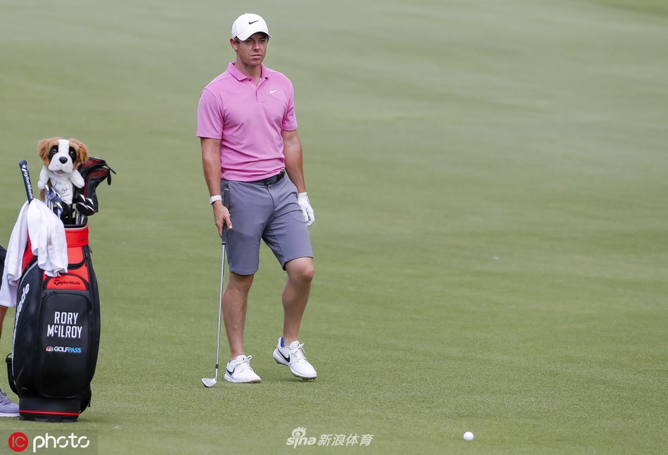 绿意盎然的东湖球场全景，蜿蜒的球道与碧水相映，等待着冠军在此诞生