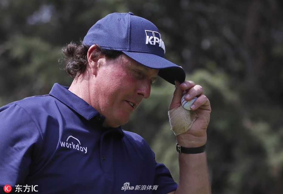 帕尔默邀请赛贝略领先首轮小麦72杆李昊桐77杆