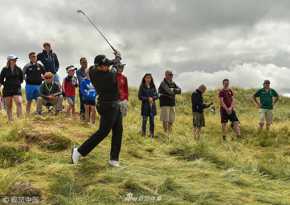 决赛轮战况激烈,麦克道尔等名将也在密切关注领先榜的变化,空气中弥漫着紧张的气息。