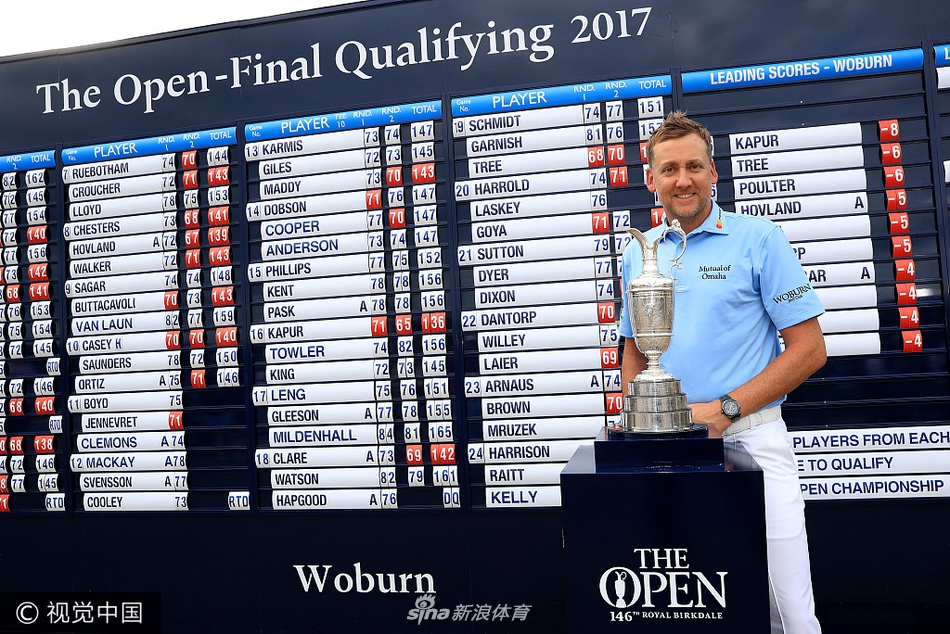 保尔特在成功晋级后,与选拔赛对手握手致意,笑容中既有如释重负的欣慰,也有对未来的坚定。