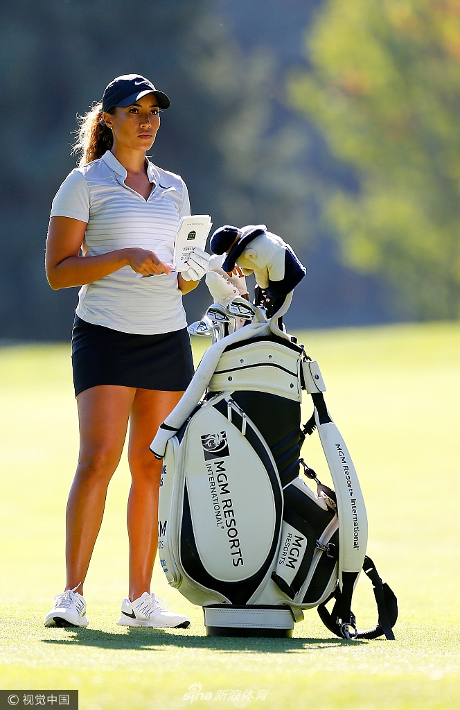 日本名将宫里蓝在波特兰赛场上露出温暖笑容，这场赛事成为她辉煌的美国职业生涯的告别之旅。