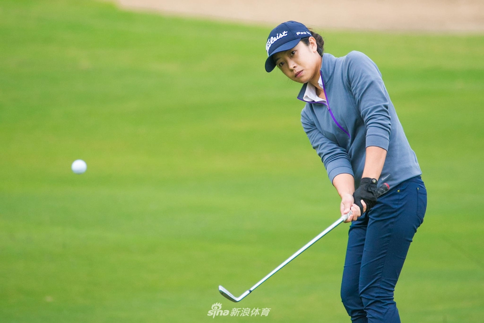 赛事全景图：武汉东方球场绿意绵延，选手身影点缀其间如诗如画