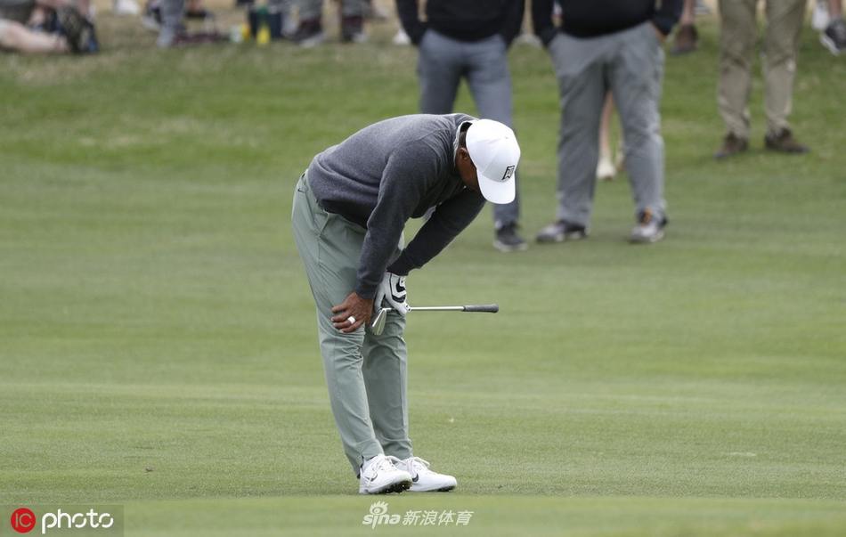 赛场全景，展示出奥斯汀乡村俱乐部优美的自然景观与精心养护的球道