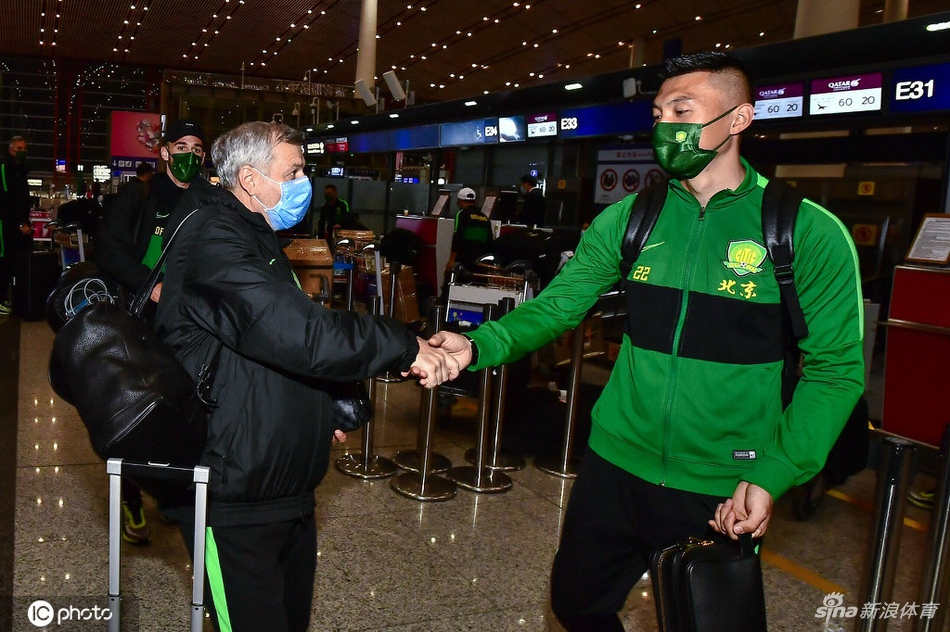 有些戲劇性！鵜鶘最后一攻墨菲三分不中 奎因再三分三不沾