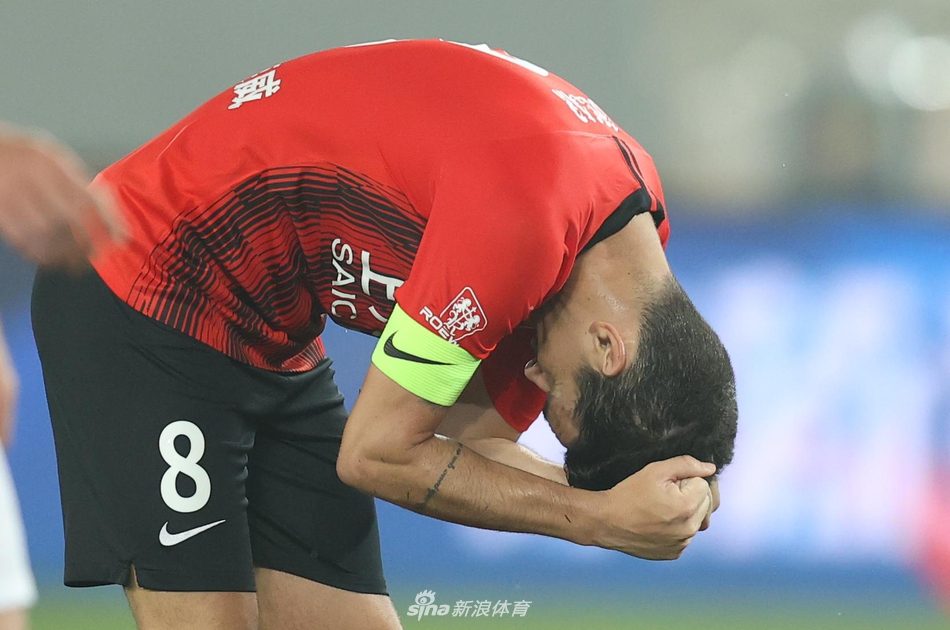 德媒：于帕梅卡诺认为自己最近表现很好，值得一份高额签字费