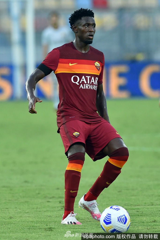 迪亚瓦拉在训练场上露出久违笑容，阴霾散尽静候硬仗