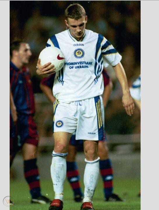 回归基辅迪纳摩的舍甫琴科，眼神中多了一份从容与淡定，这是历经千帆后的游子归乡。