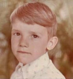 初出茅庐的舍甫琴科，在基辅迪纳摩时期青涩的脸庞下，已难掩未来巨星的锋芒与锐气。