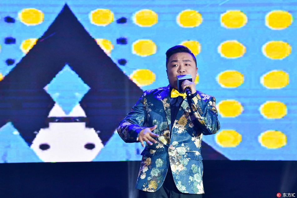 孙八一说唱表演