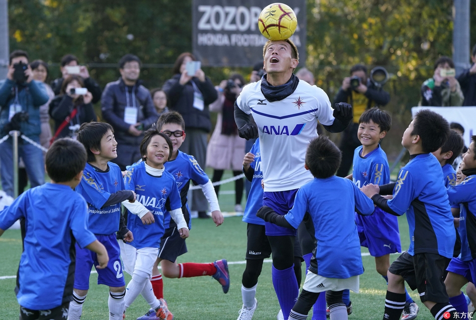 WTA年终总决赛：萨巴伦卡击败高芙 晋级半决赛