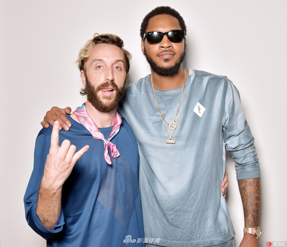 皇家真人现场厅网址截图3