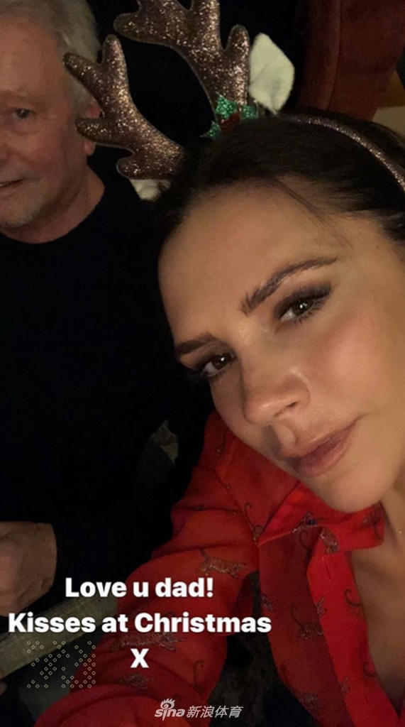 小七搂哥哥亲密合影四兄妹似复制粘贴