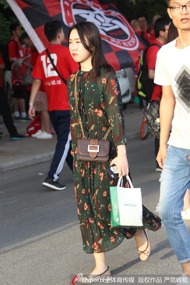 2017图片年度盘点之中超美女球迷