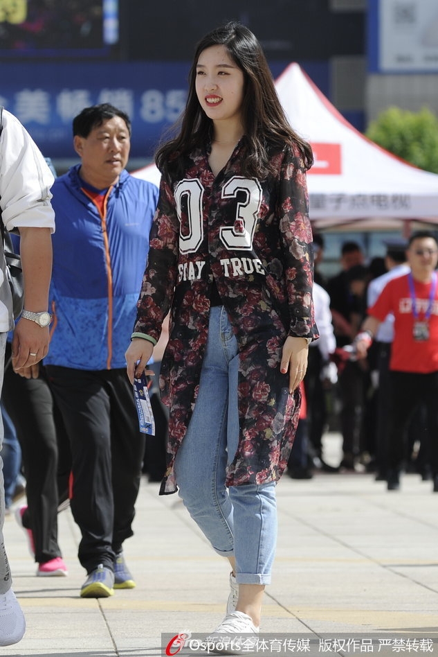 2017图片年度盘点之中超美女球迷