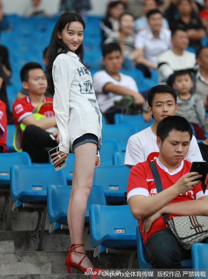 2017图片年度盘点之中超美女球迷