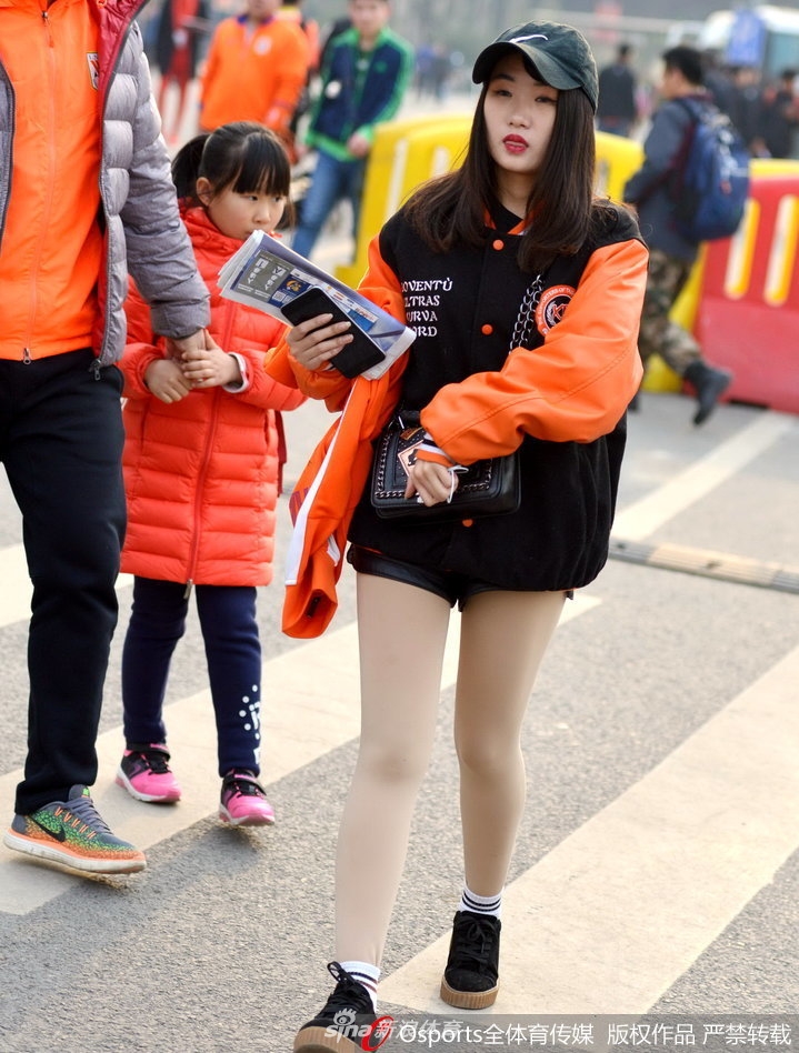 2017图片年度盘点之中超美女球迷