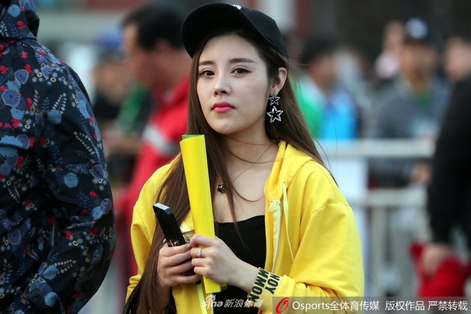 2017图片年度盘点之中超美女球迷