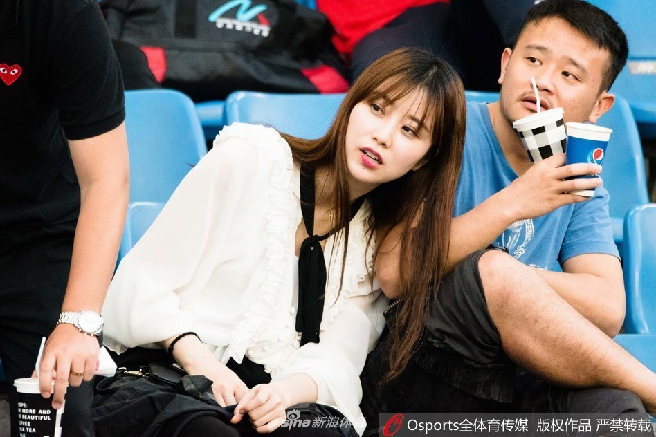 2017图片年度盘点之中超美女球迷