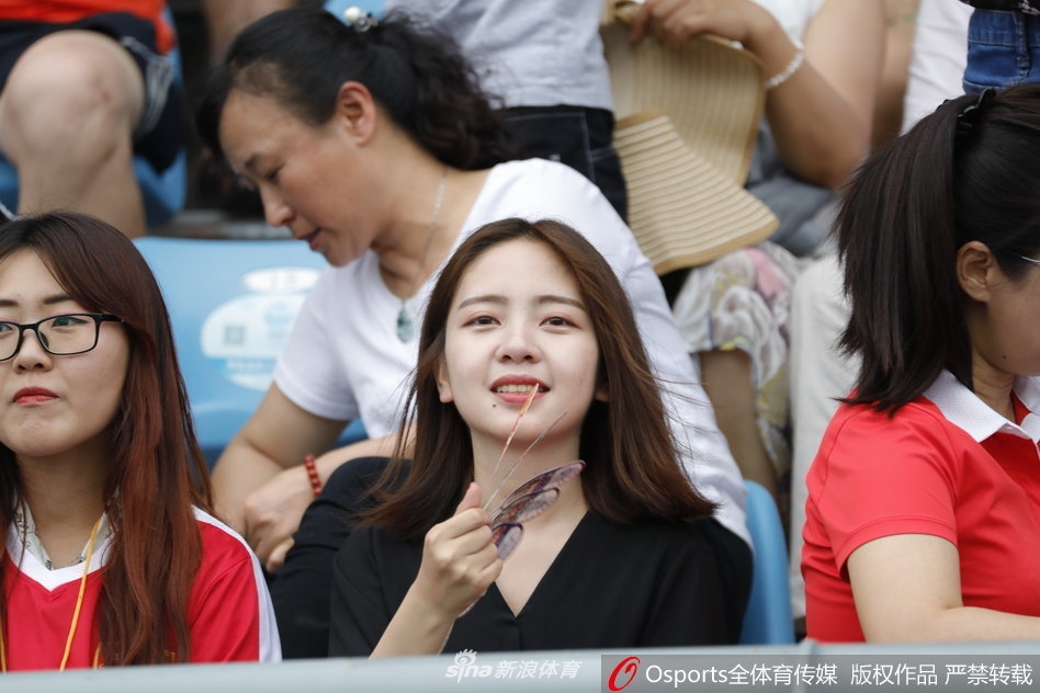 2017图片年度盘点之中超美女球迷